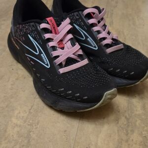 Brooks Black and Pink Athletic Sneakers Sporty Design
